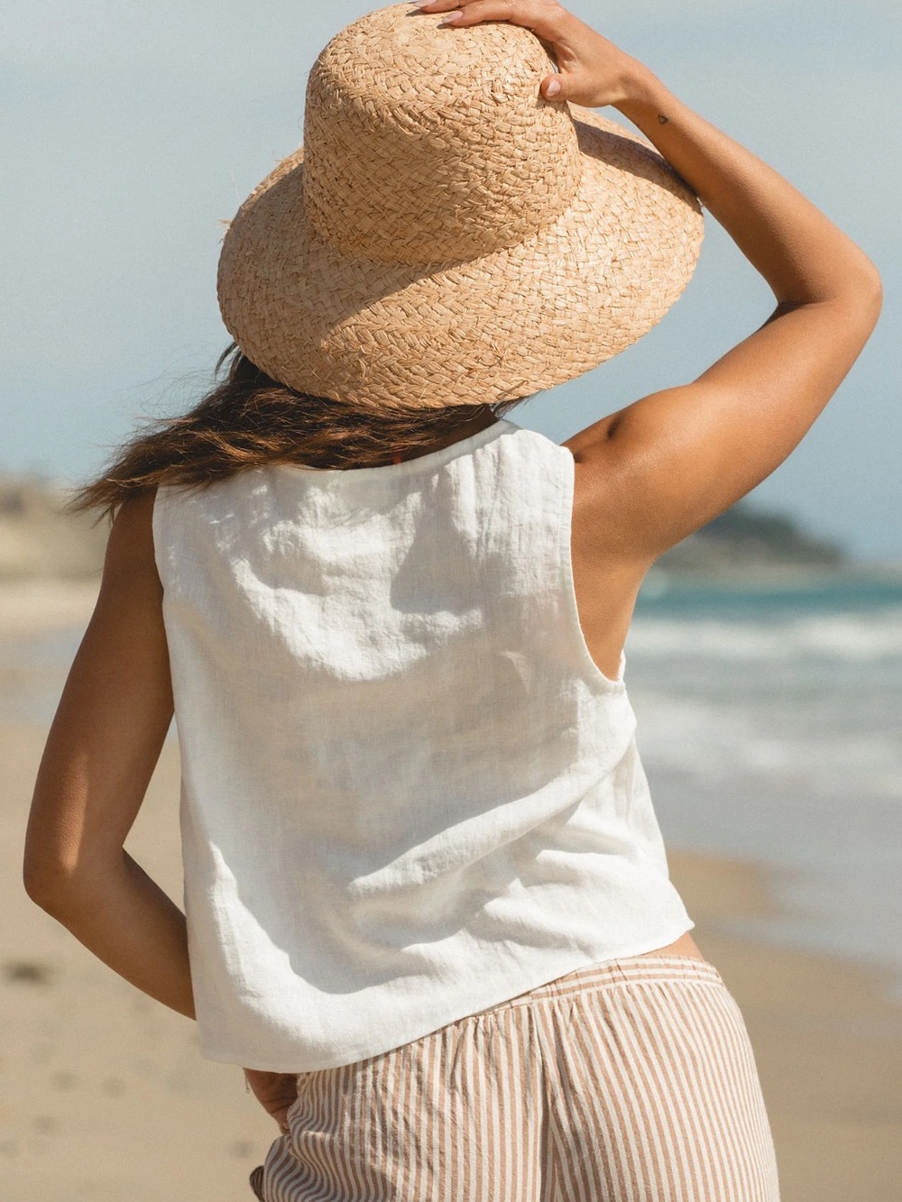 NEW Solai the Label Capri Linen Scoop Neck Tank - Picture 3 of 7